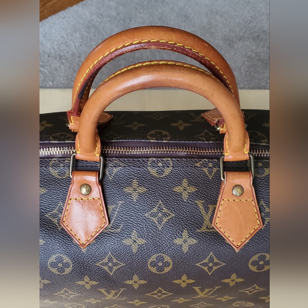 Louis Vuitton Monogram Speedy 35 Handbag - Picture 7 of 16